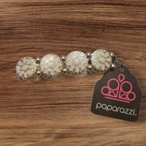 Paparazzi Flower Bracelet